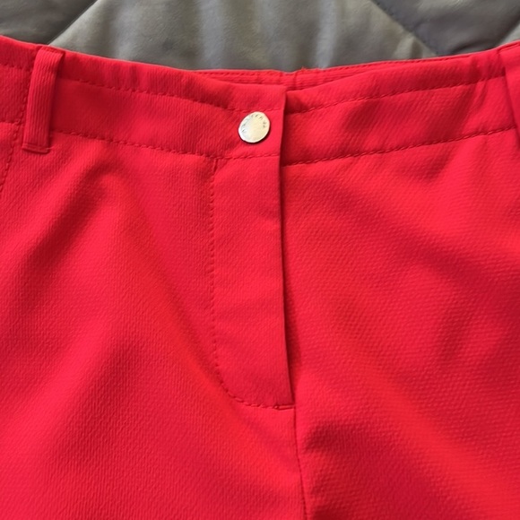 Annika Cutter & Buck Women’s Red Golf Shorts  with silver buttons Size 2 - Picture 3 of 12